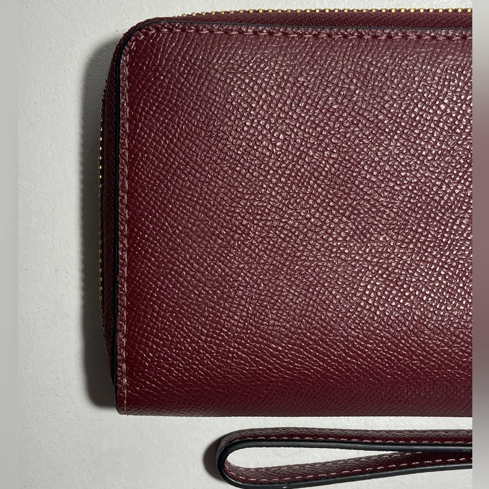 LikeNew $225 COACH Continental ZipAround Leather Wristlet Clutch Wallet Burgundy - Picture 10 of 15